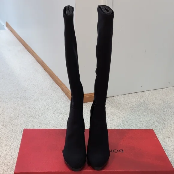 Donald J. Pliner Elegant Black Heeled Boots - Picture 2 of 11